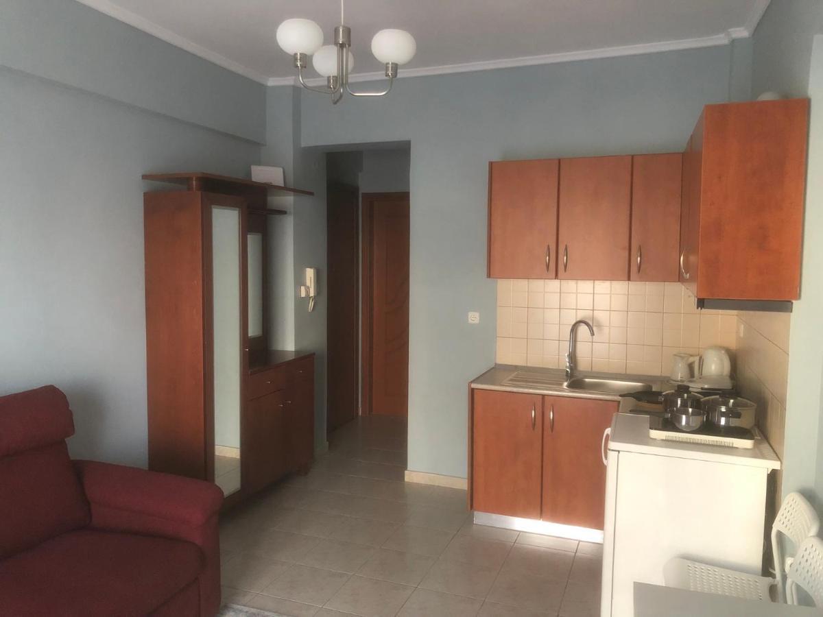 Rem One Bedroom Apartment *